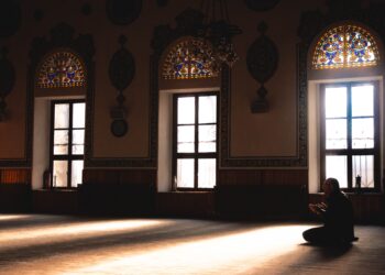 Lima Doa Penting Setelah Shalat Lafadz Latin dan Artinya